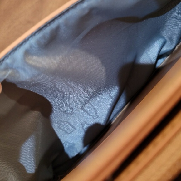 Pixie Mood Zoe Crossbody bag purse Honey color. Premium vegan leather Smoke free - Picture 10 of 12